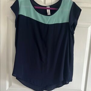 Navy Blue and Aqua Green Cap Sleeve Flowy Blouse. EUC